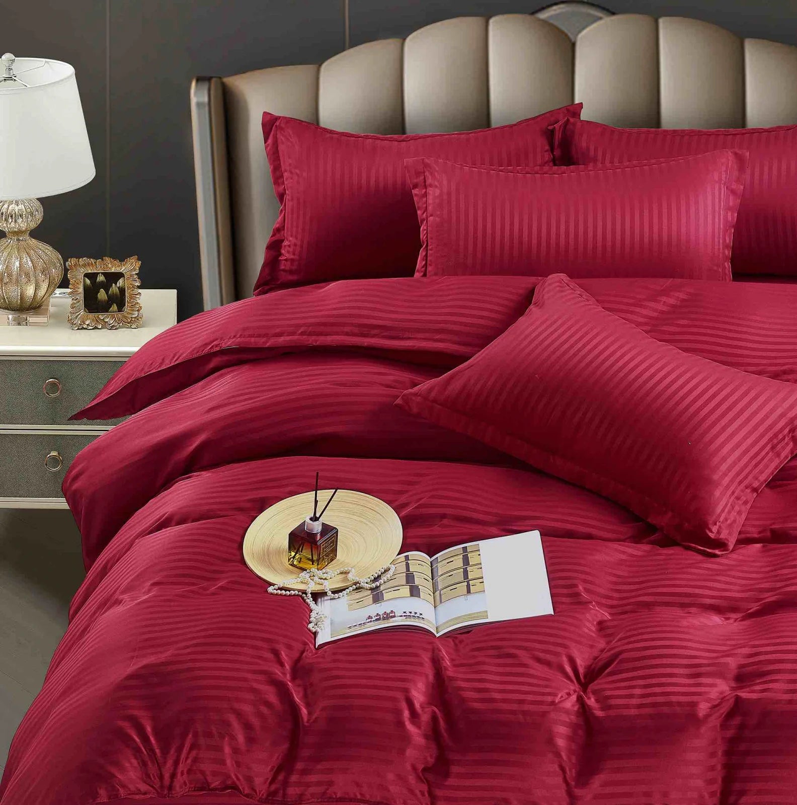 Lenjerie pat dublu, damasc finetat Deluxe, 6 piese, Rosu